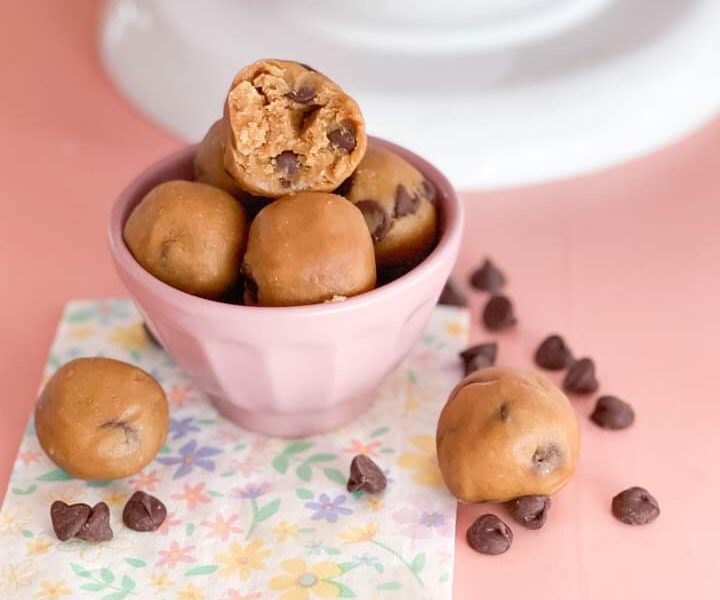 Healthier Peanut Butter Cookie Dough Balls